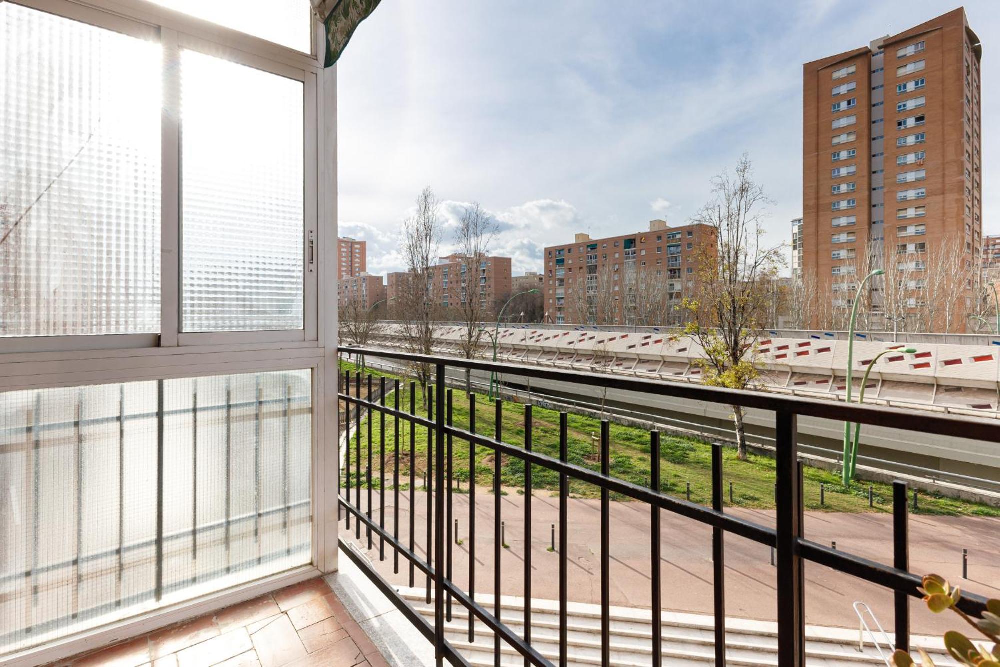 Besos - Bright Apartment Close To Congress & Port Sant Adria de Besos Exterior foto