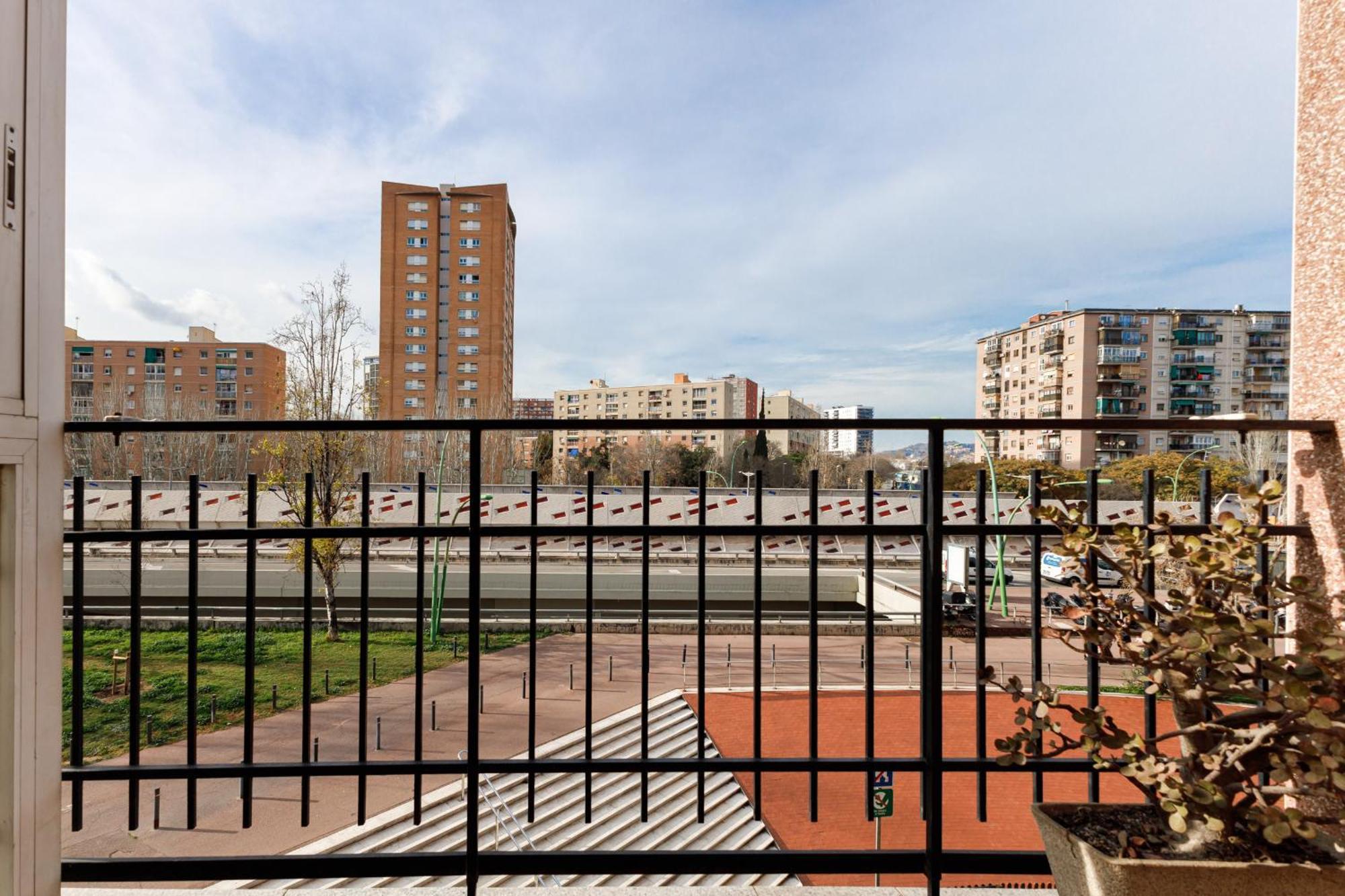 Besos - Bright Apartment Close To Congress & Port Sant Adria de Besos Exterior foto