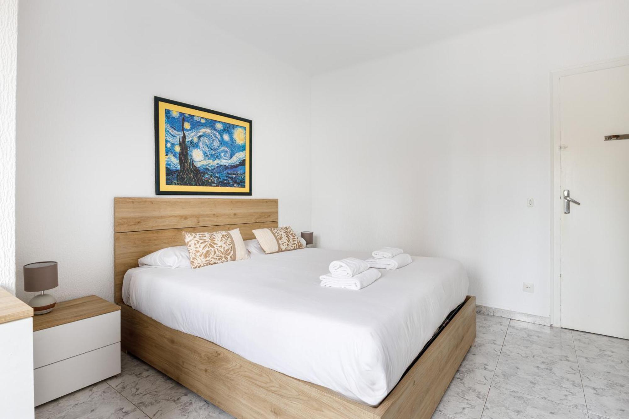 Besos - Bright Apartment Close To Congress & Port Sant Adria de Besos Exterior foto